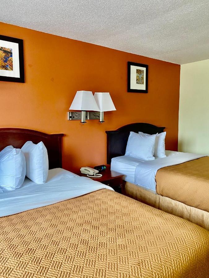 Travelodge By Wyndham La Porte/Michigan City Area Extérieur photo