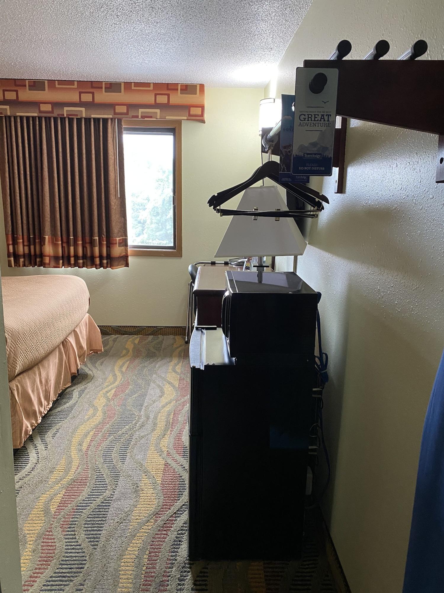 Travelodge By Wyndham La Porte/Michigan City Area Extérieur photo