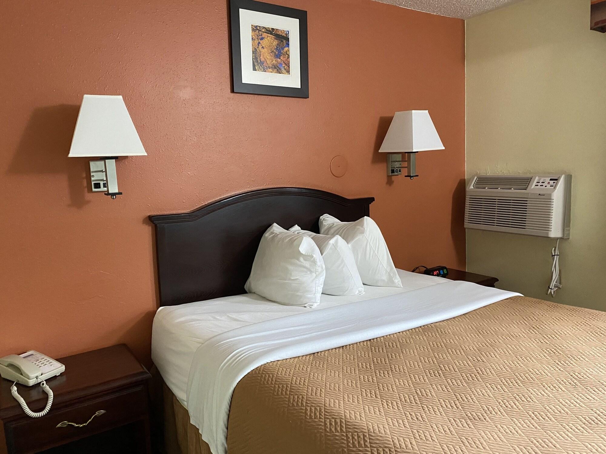 Travelodge By Wyndham La Porte/Michigan City Area Extérieur photo