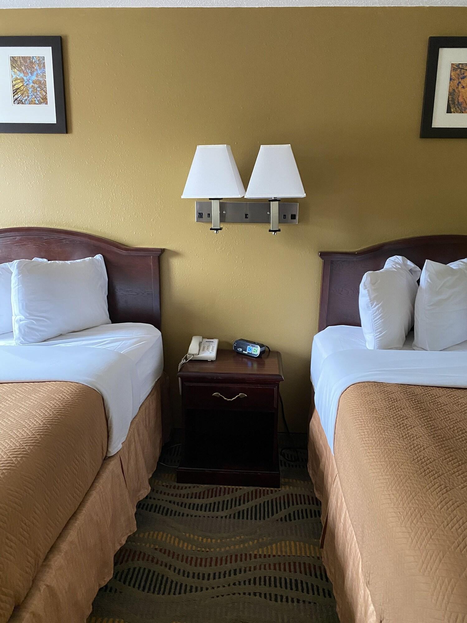 Travelodge By Wyndham La Porte/Michigan City Area Extérieur photo