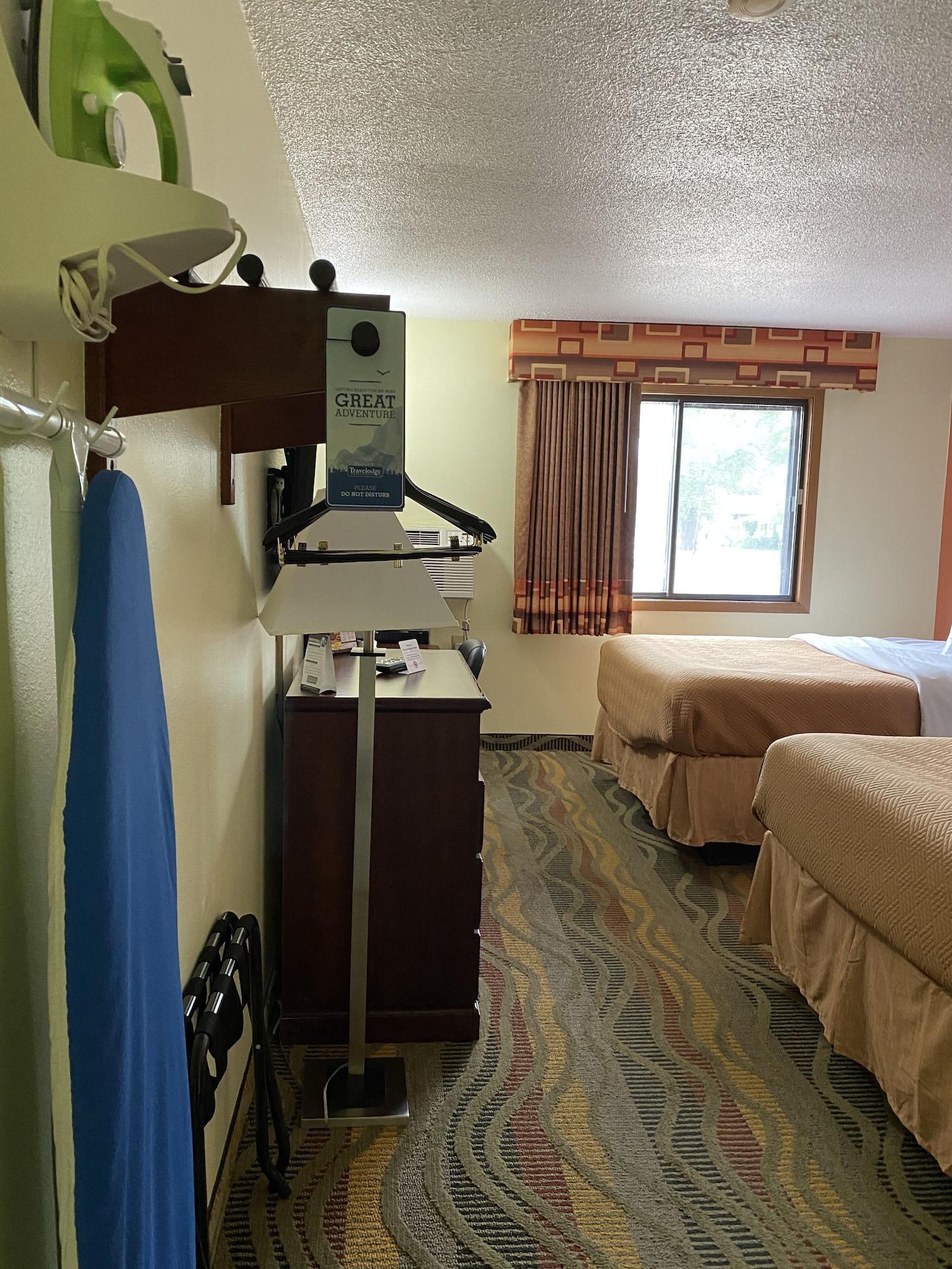 Travelodge By Wyndham La Porte/Michigan City Area Extérieur photo