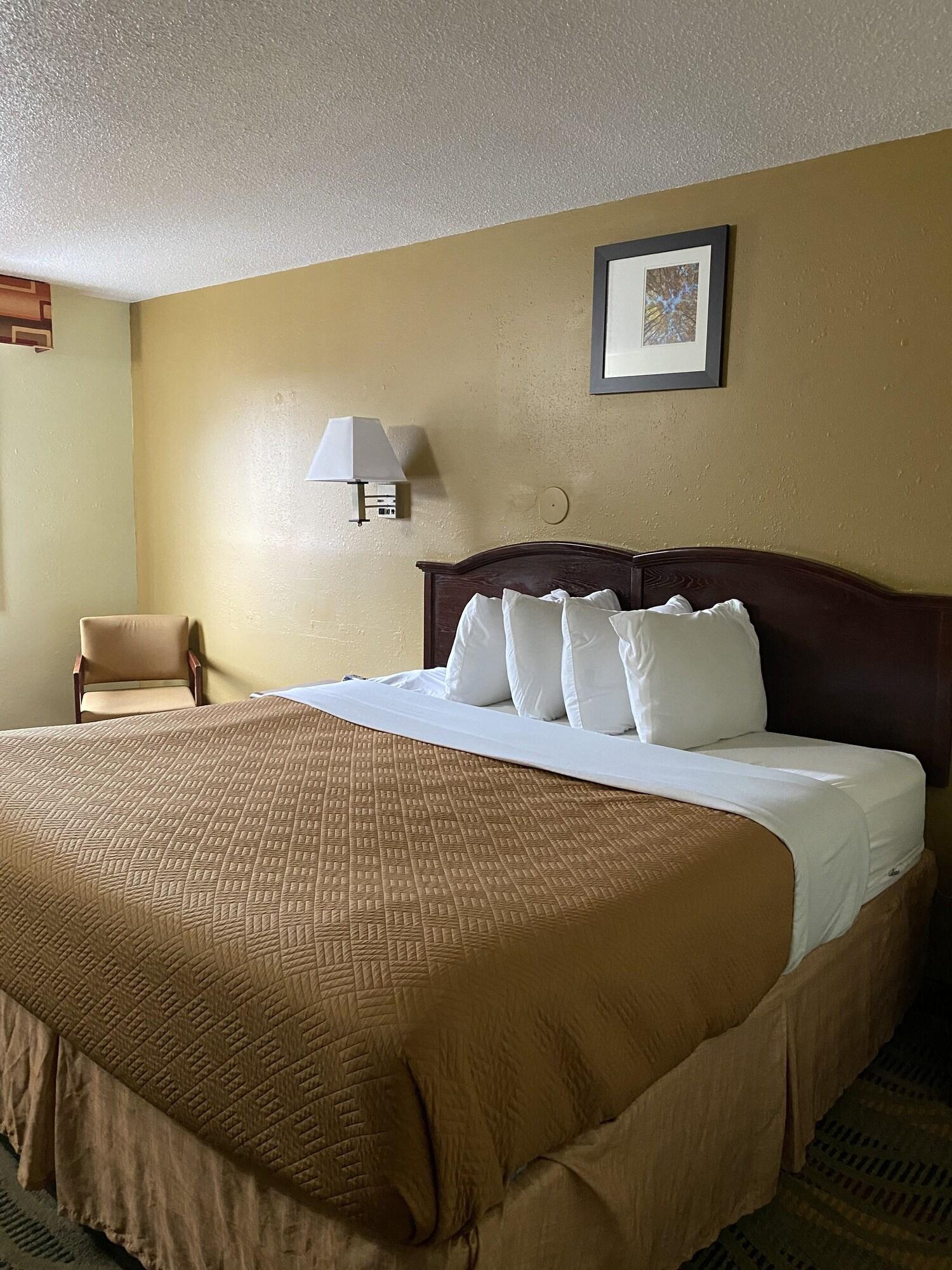 Travelodge By Wyndham La Porte/Michigan City Area Extérieur photo