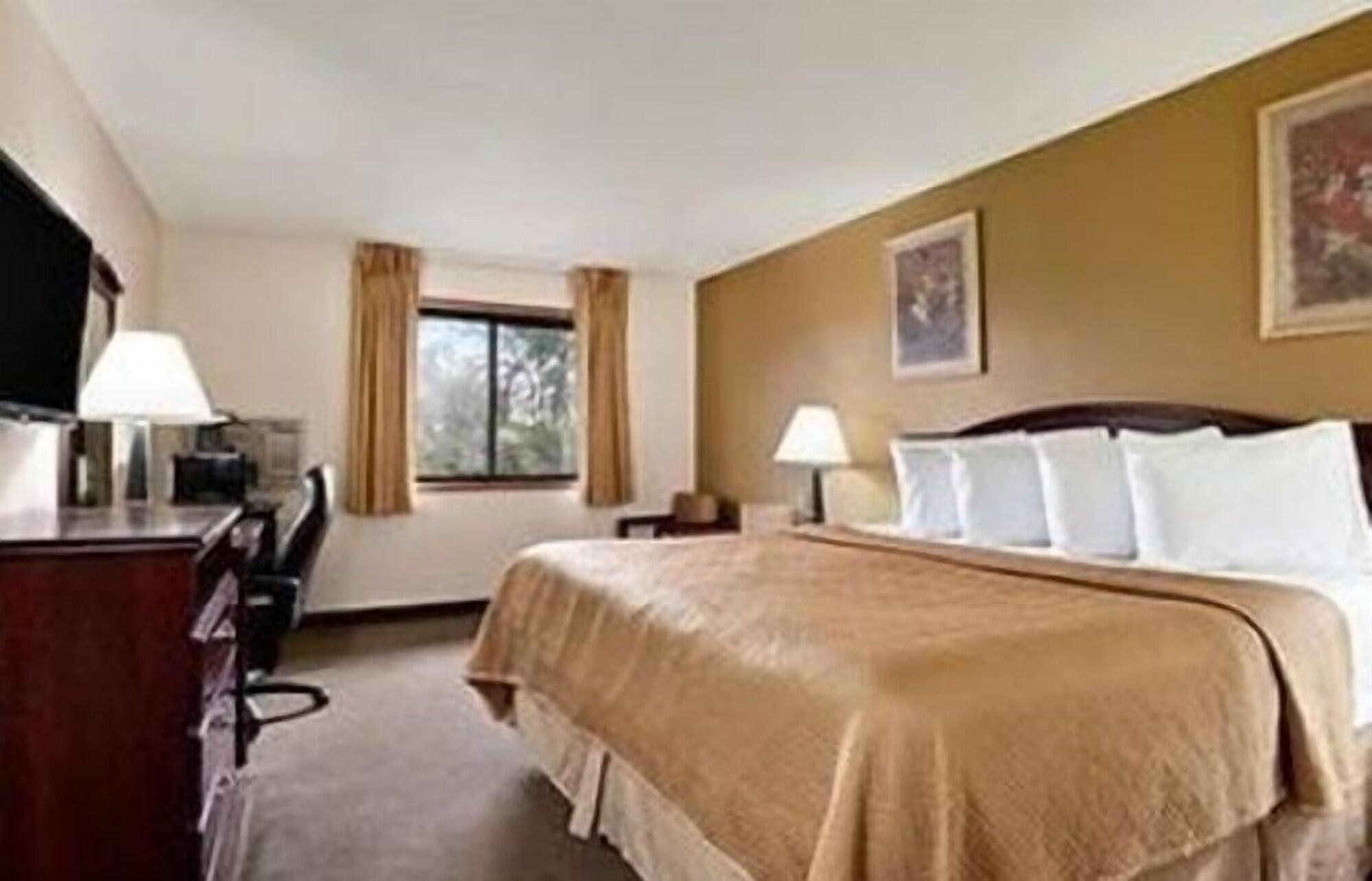Travelodge By Wyndham La Porte/Michigan City Area Extérieur photo