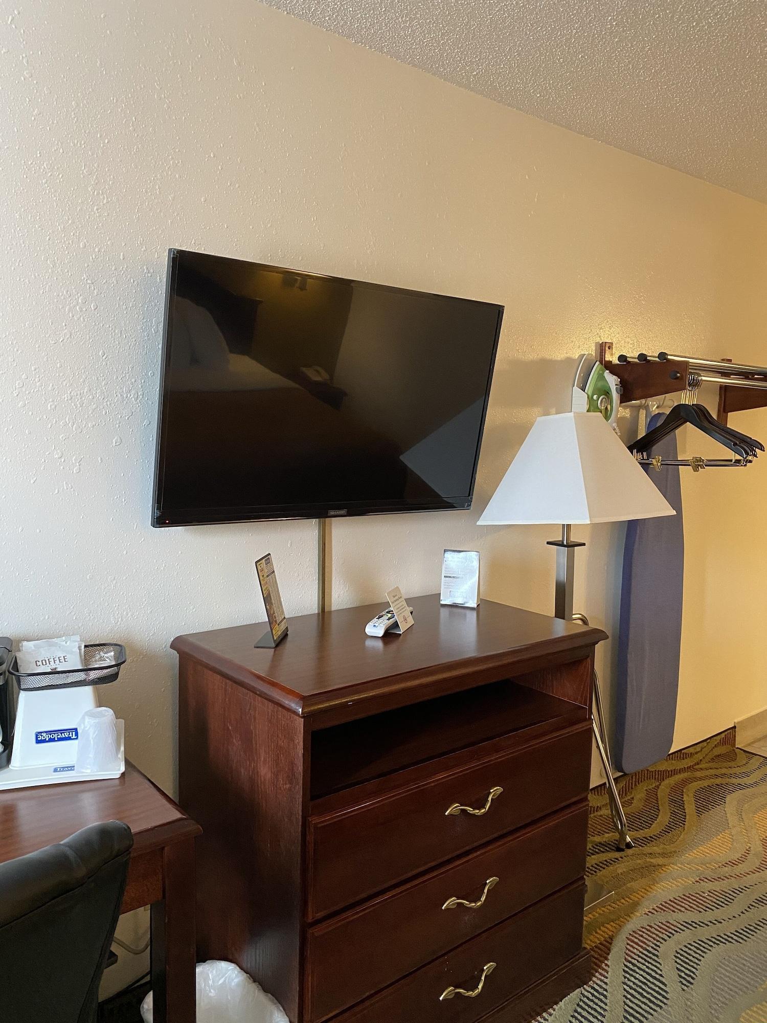 Travelodge By Wyndham La Porte/Michigan City Area Extérieur photo