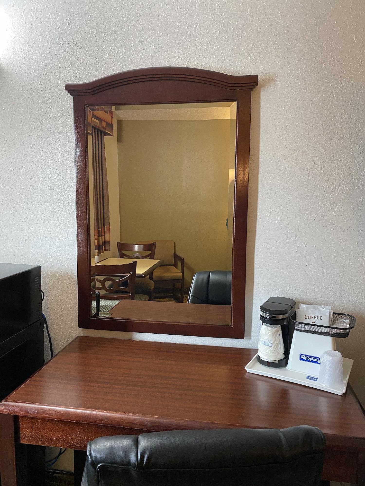 Travelodge By Wyndham La Porte/Michigan City Area Extérieur photo