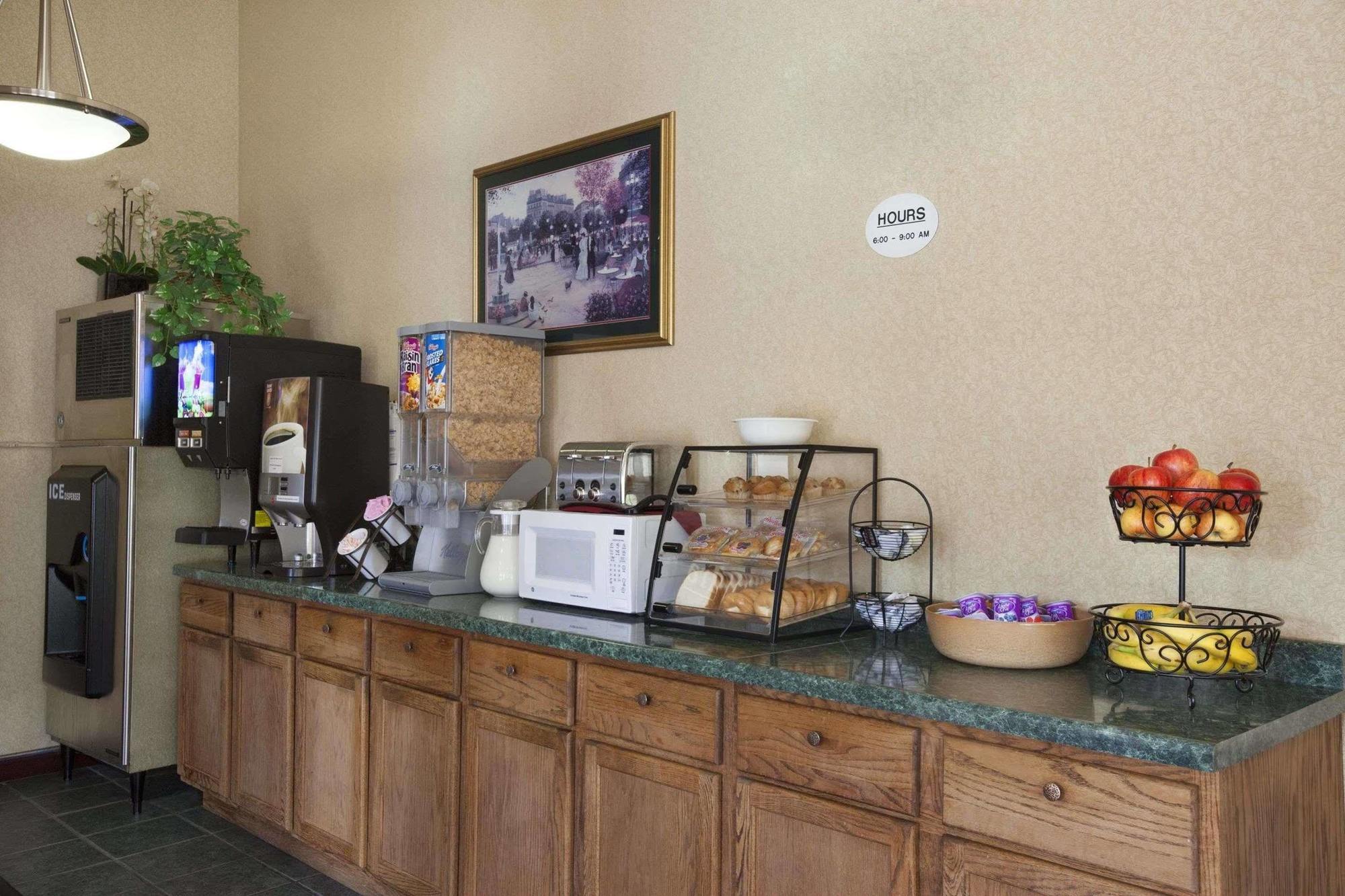 Travelodge By Wyndham La Porte/Michigan City Area Extérieur photo